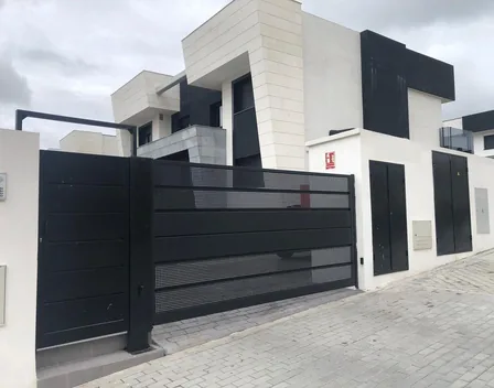 Alsematic Puertas Automáticas – puertas y persianas en Alcorcón (foto 2 de 4)