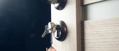 Cerrajeros Granada Masterkey – empresa de puertas y persianas en Granada