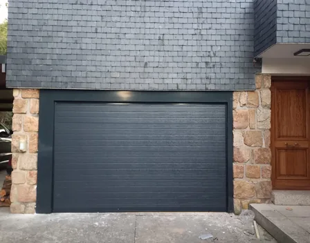Conmpas Puertas Automáticas – puertas y persianas en Alcobendas (foto 4 de 4)