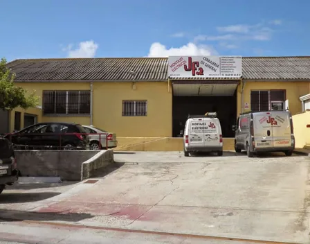 JF.2 S.L. – empresa de puertas y persianas en La Lastrilla
