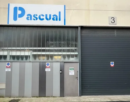 Pascual. MOTORIZACIÓN DE PUERTAS | PUERTAS DE GARAJE | BARRERAS | – empresa de puertas y persianas en Donostia / San Sebastián