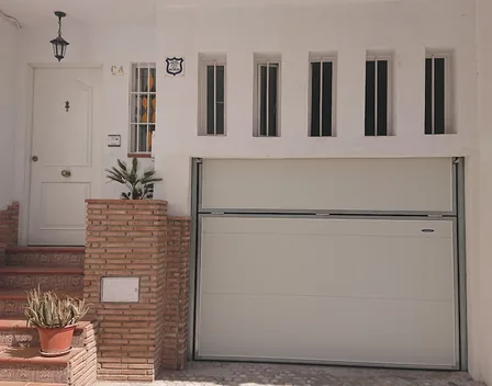 Puertas Alberto Rodríguez – empresa de puertas y persianas en Armilla