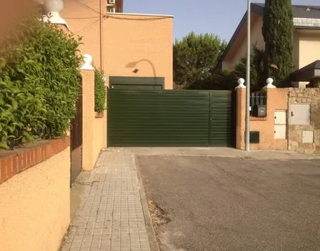 Puertas j&p – puertas y persianas en Cabanillas del Campo (foto 3 de 3)