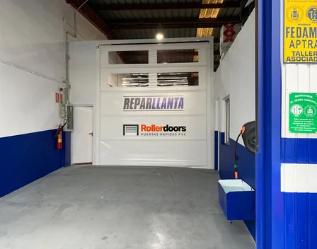 Puertas Rápidas Enrollables – puertas y persianas en Torredelcampo (foto 11 de 11)